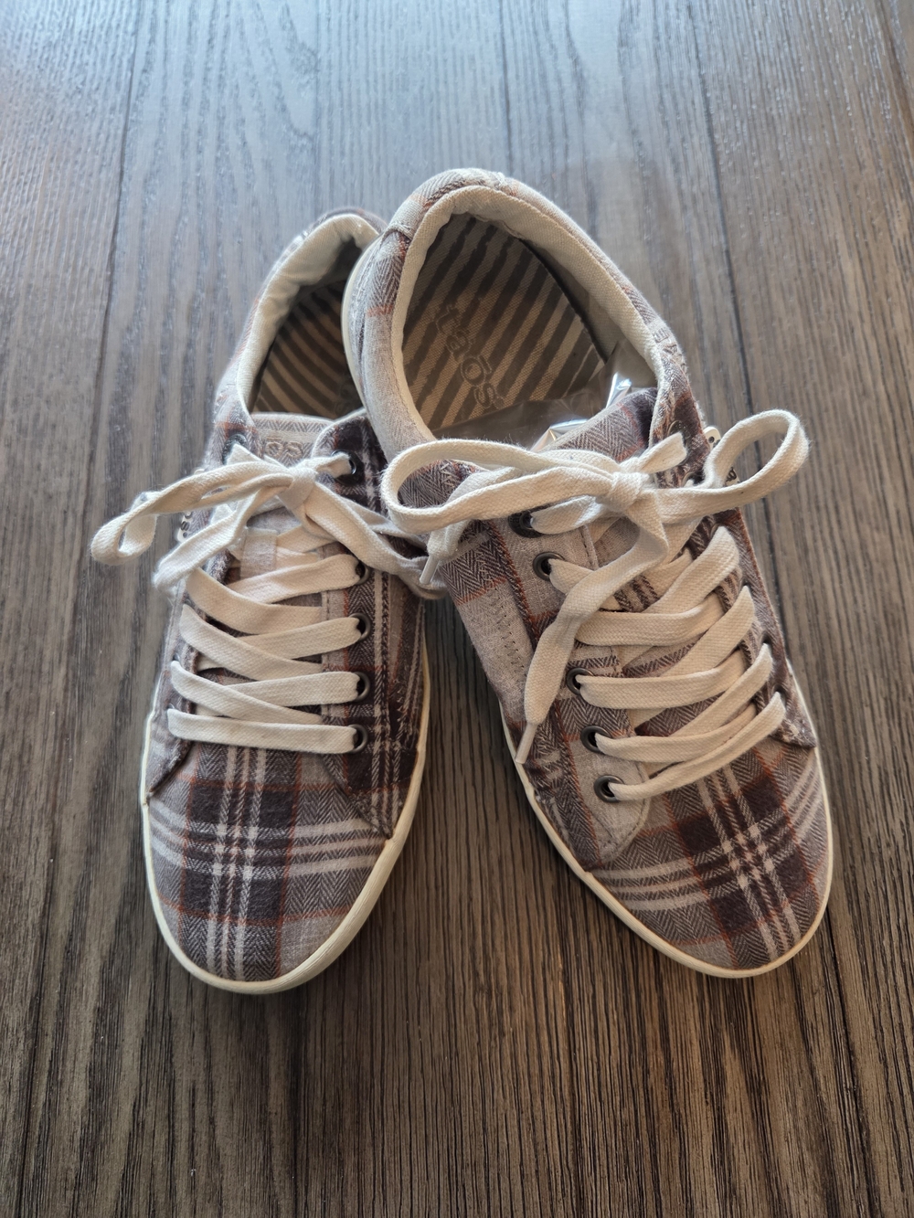 Taos Footwear Star Canvas Low Top Sneakers - Gray Plaid Sz 8